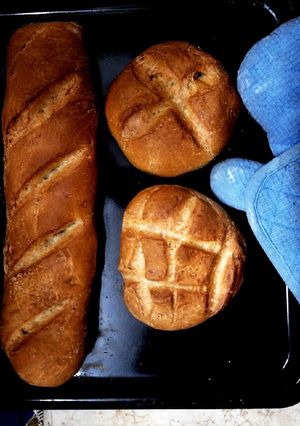 A picture of French bread.