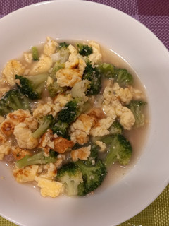 花椰菜炒蛋 的食譜成品照片