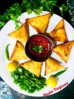 પટ્ટી સમોસા (Patti Samosa Recipe In Gujarati) રેસીપી મુખ્ય ફોટો