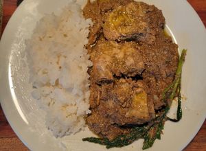 Una foto de Mole Verde de Puerco Pipían