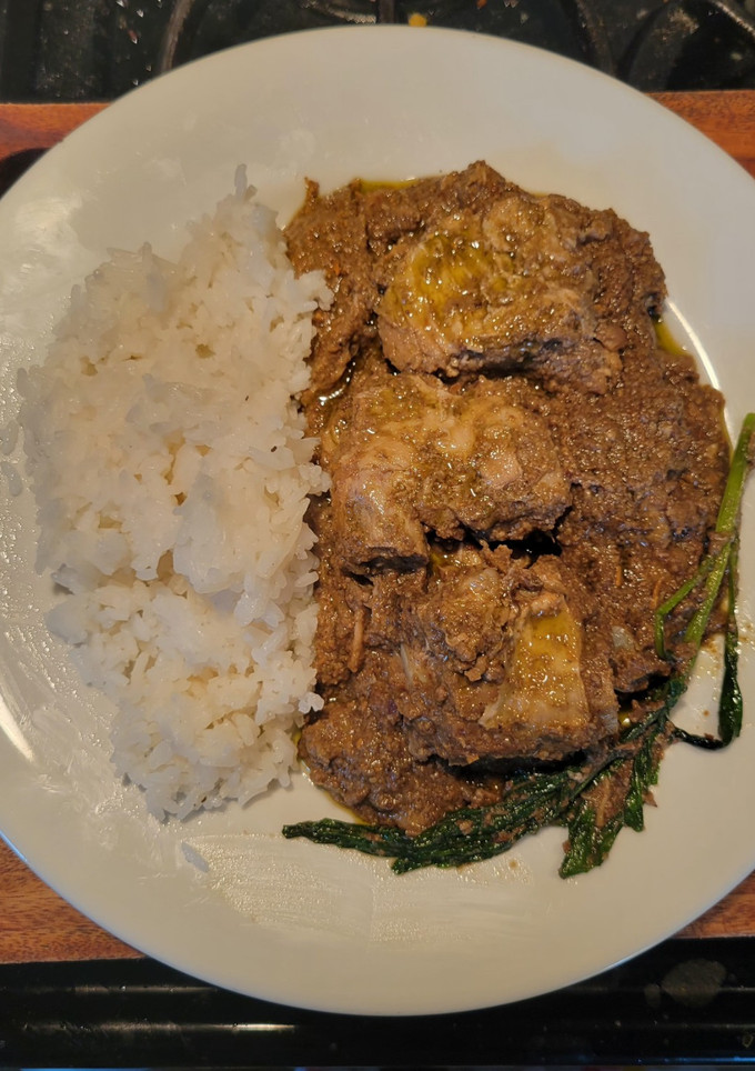Una foto de Mole Verde de Puerco Pipían