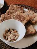 Tostadas francesas con pan de avena y arándanos 🌞