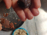 બિસ્કીટ લાડુ (Biscuit Laddu Recipe In Gujarati)