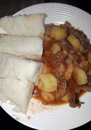 A picture of Ugali and beef.