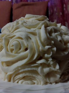 A picture of White Chocolate Frosting.