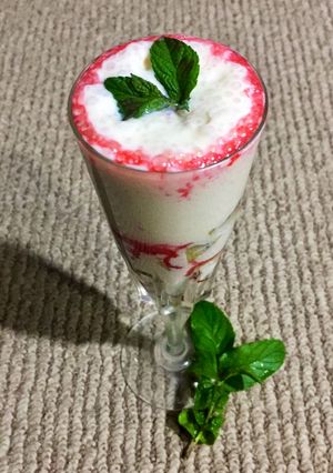 A picture of Mix fruits lassi.