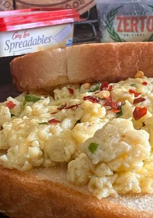 A picture of CACIO E PEPE EGG’WICH.