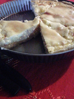 Una foto de Tarta de jamón y queso sin tapa con masa casera