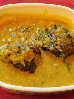 ஸ்ட்வ்ட் (Stuffed) கத்திரிக்காய் சாம்பார் செய்முறை முக்கிய புகைப்படம்