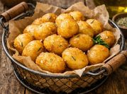 Una foto di patate fritte