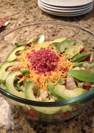 A picture of Avocado Garden Salad.