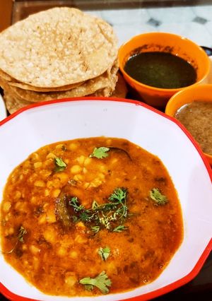 दाल पकवान (Dal pakwan recipe in Hindi) रेसिपी मुख्य फोटो