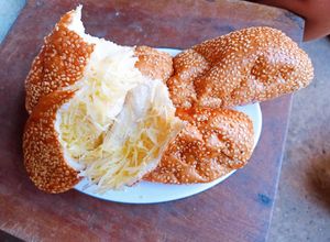 Hình của món Bánh mì nhân dừa.