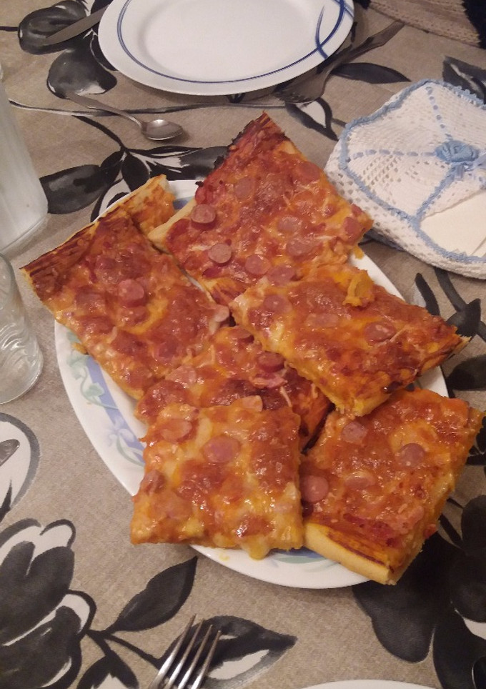 Una foto de Pizza de masa crujiente con Thermomix