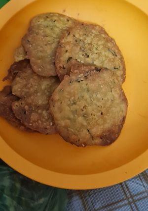 મેથીની ભાજીની પૂરી (Methi Bhaji Poori Recipe In GujaratI) રેસીપી મુખ્ય ફોટો