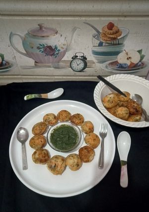 वेज मिक्स रवा अप्पे (vag mix rawa appe recipe in Hindi) रेसिपी मुख्य फोटो