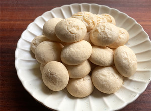 A picture of Egg Yolk & Starch Cookies.