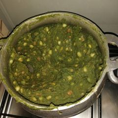 A picture of Mukimo with minced meat.