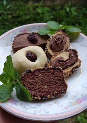 รูปของ Butter cookies two tones