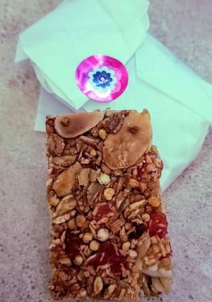 Una foto de Barrita energética 2, quinoa, frutilla y coco
