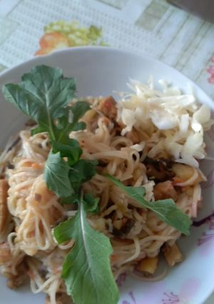 Kínai zöldséges tészta kovászos káposztával recept fotója
