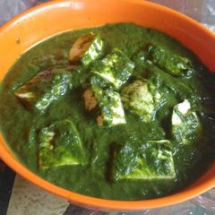 A picture of Palak paneer.