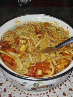 Una foto de Fideos con verduras salteadas y curry