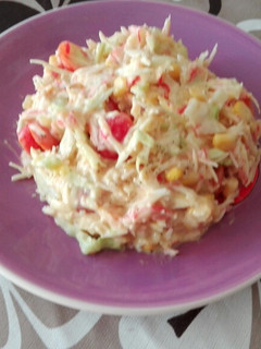 Una foto de Ensalada de surimi