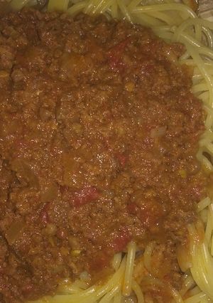 Foto principal de Fideos entrefinos con salsa bolañesa con carne molida😅😋😋