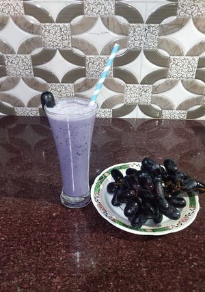 A picture of Black grapes smoothie.