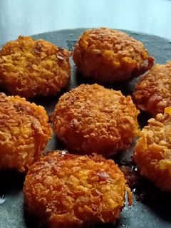 कॉर्नफ्लेक्स व्हेज कटलेट(cornflakes veg cutlet recipe in marathi) रेसिपी चे मुख्य फोटो 