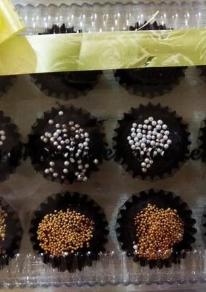 A picture of Chocolate Truffle balls with roasted almond.