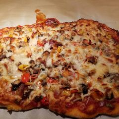 A picture of Vegan pizza.