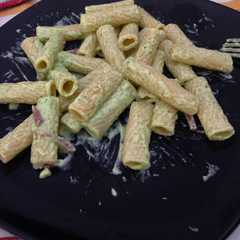 Foto di Pasta con crema di zucchine