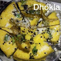 A picture of Khaman Dhokla.