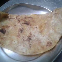 A picture of बटाटा पराठा.