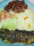 Pescado con paprika frito, arroz en tomate Ají rojo, ensalada, ranc