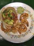 Camarones con guacamole