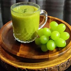 A picture of Green Grapes Smoothie.