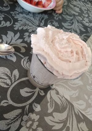 Foto principal de Fresas con mousse de fresa y hierbabuena