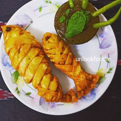 A picture of Fish Samosa.