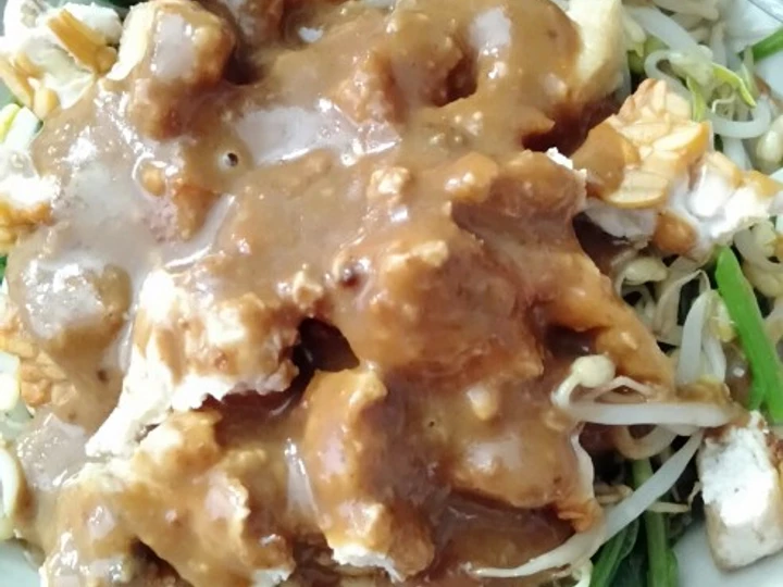 Langkah Mudah untuk Menyiapkan Resep Rujak ulek simpel yang  Bikin Ketagihan Anti Ribet, Lezat
