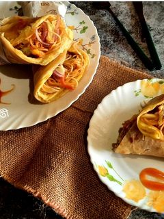 চাউমিন এগরোল (Chowmein Egg roll recipe in bengali) রেসিপির প্রধান ছবি