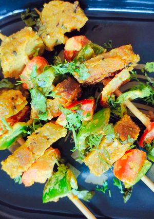 A picture of Muthiya Tikka Masala.