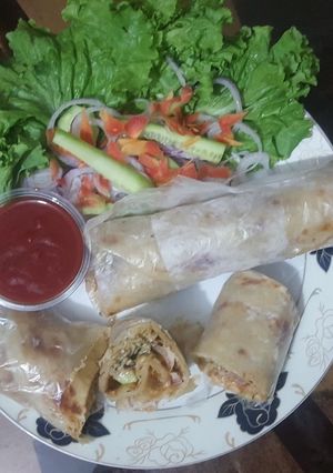 A picture of Chicken paratha rolls.