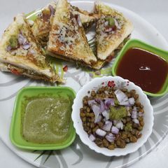 A picture of Moongi sandwich.
