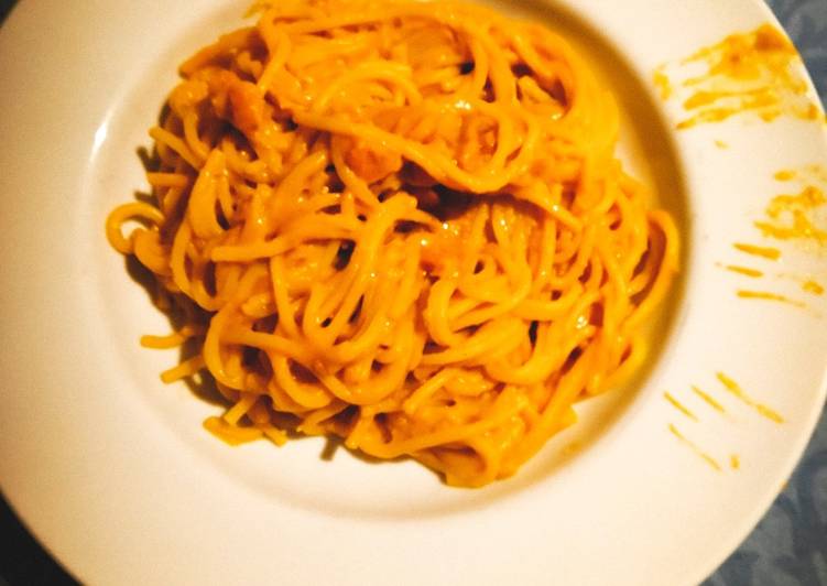 Spaghetti zucca con pancetta e robiola