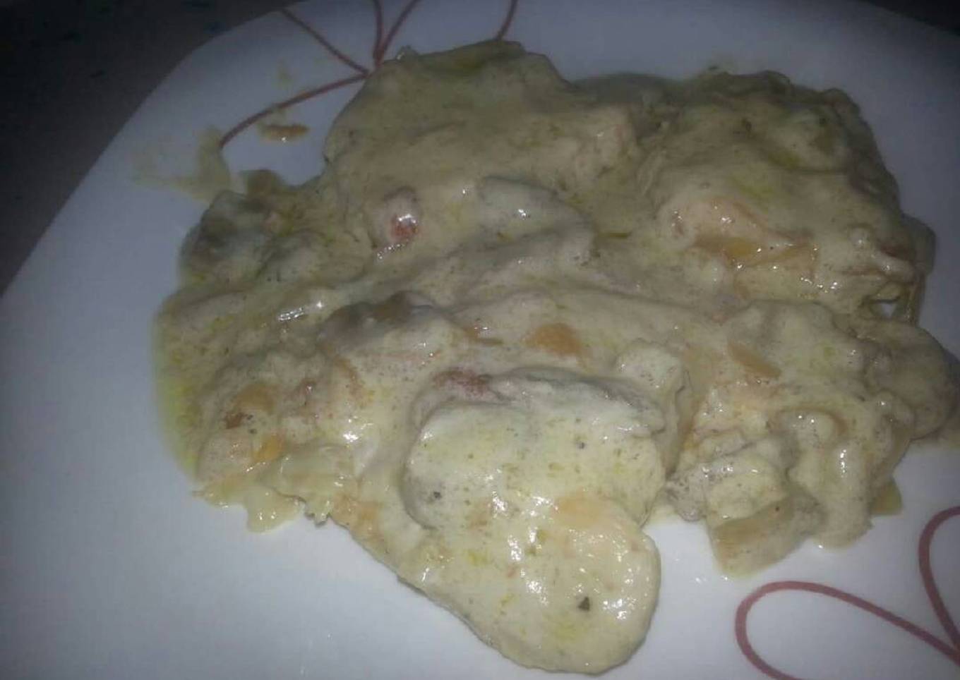 Pechugas de pollo con champiñones a la crema