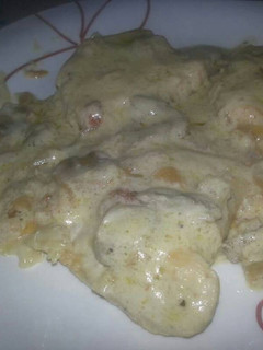 Una foto de Pechugas de pollo con champiñones a la crema