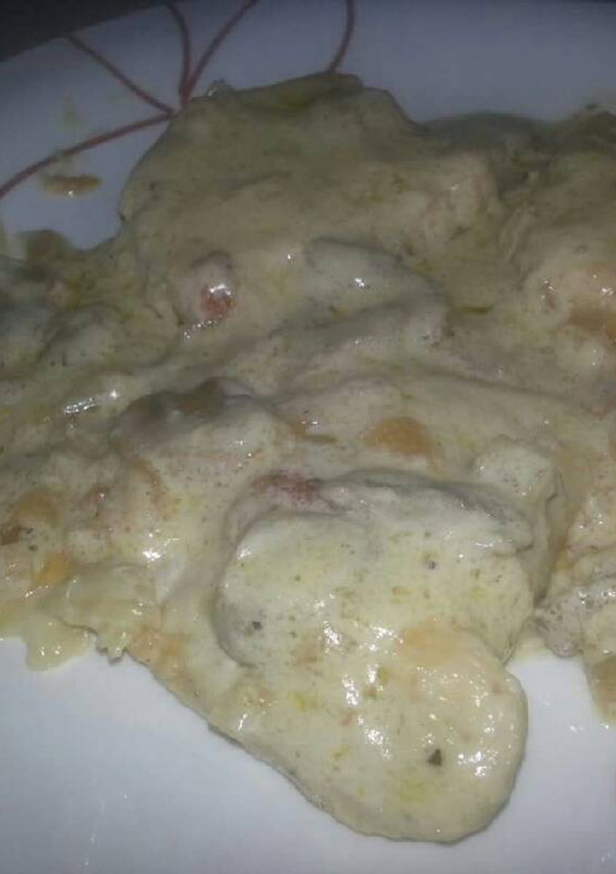 Una foto de Pechugas de pollo con champiñones a la crema